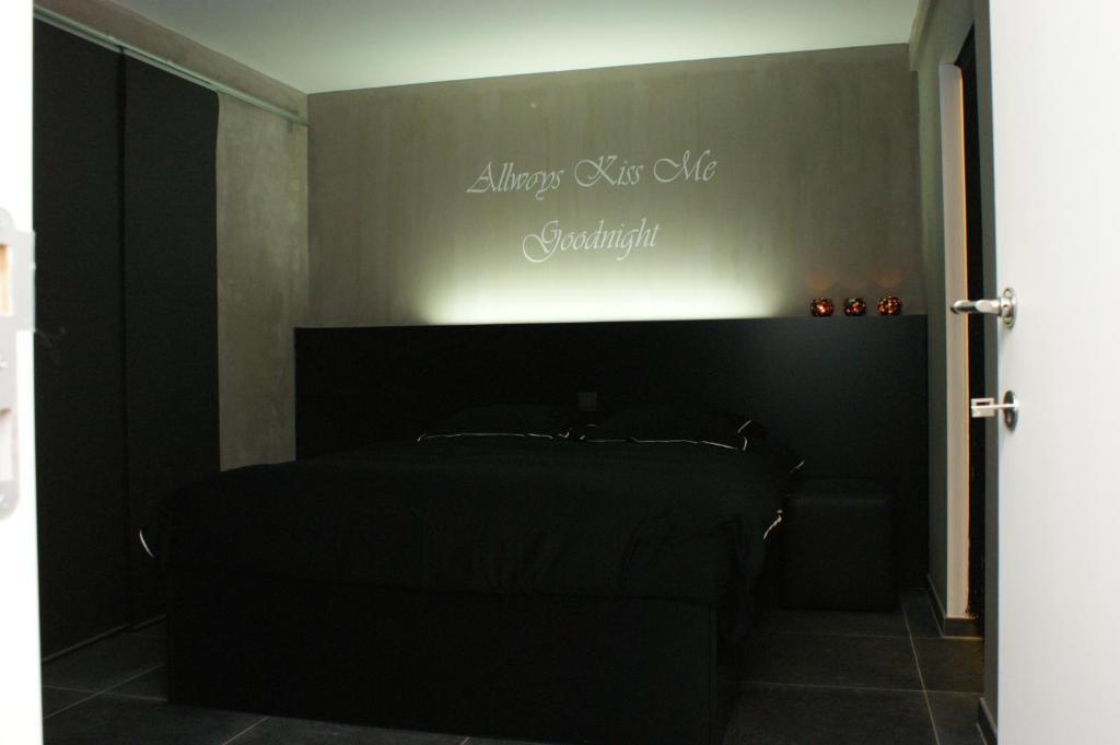 Maison Beau Bed & Breakfast Zonhoven Ruang foto