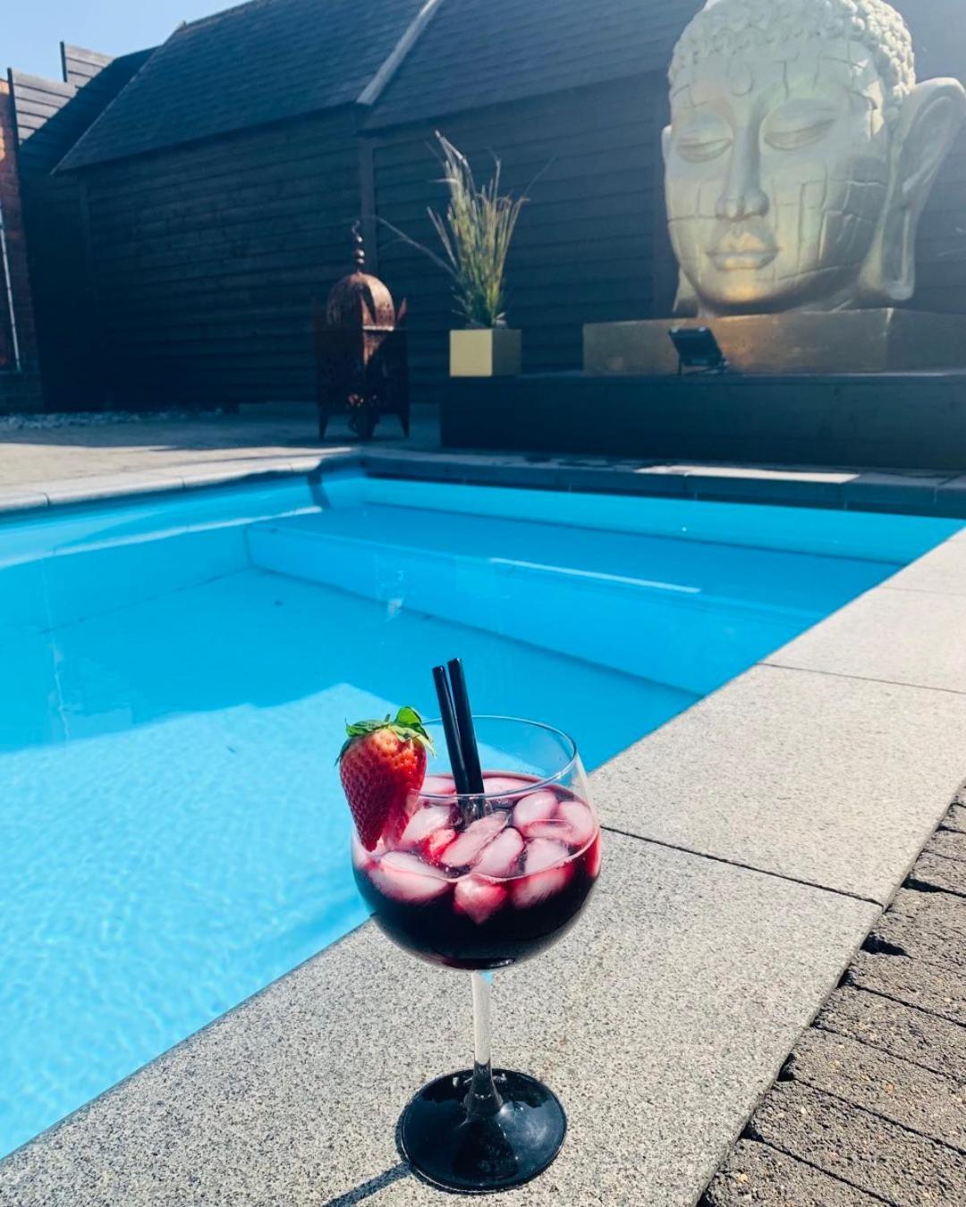 Maison Beau Bed & Breakfast Zonhoven Bagian luar foto