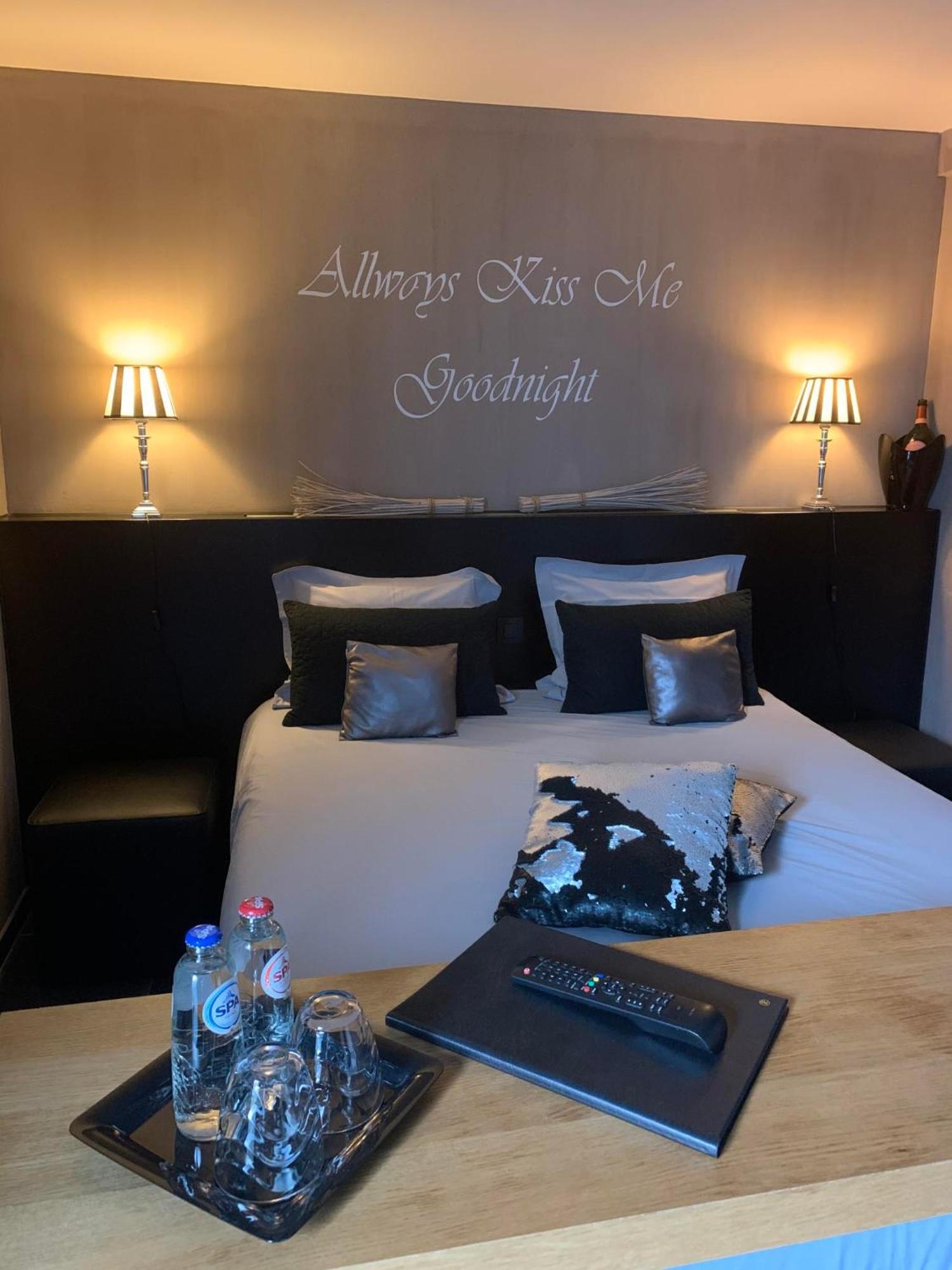 Maison Beau Bed & Breakfast Zonhoven Bagian luar foto