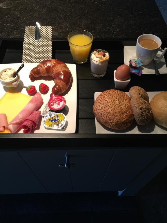 Maison Beau Bed & Breakfast Zonhoven Bagian luar foto