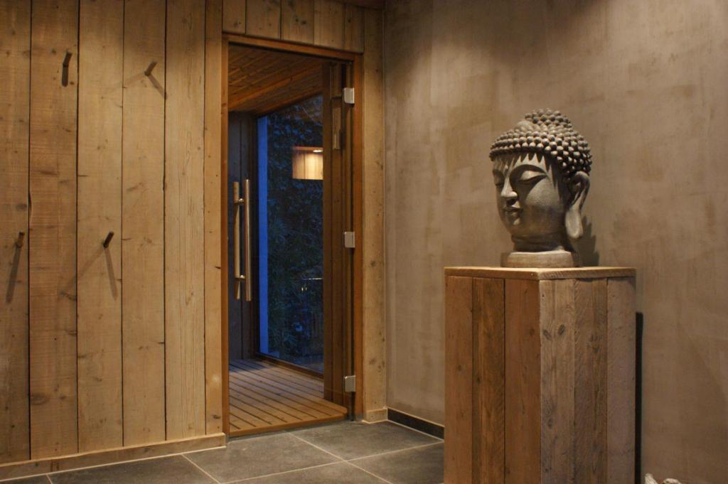 Maison Beau Bed & Breakfast Zonhoven Bagian luar foto