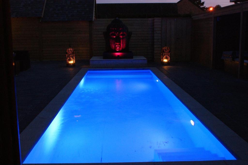 Maison Beau Bed & Breakfast Zonhoven Bagian luar foto