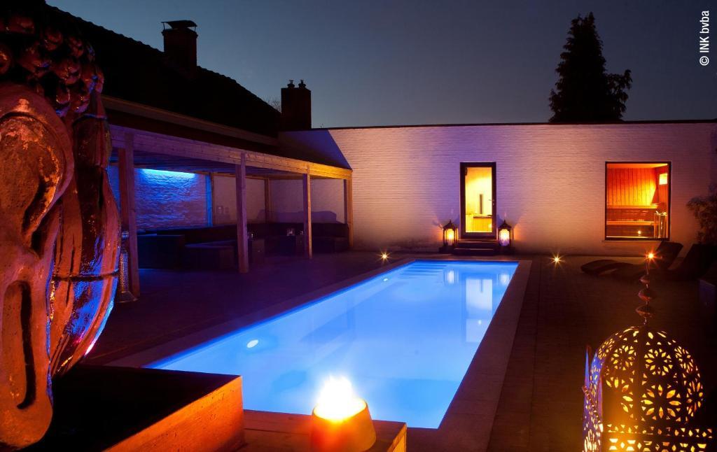 Maison Beau Bed & Breakfast Zonhoven Bagian luar foto