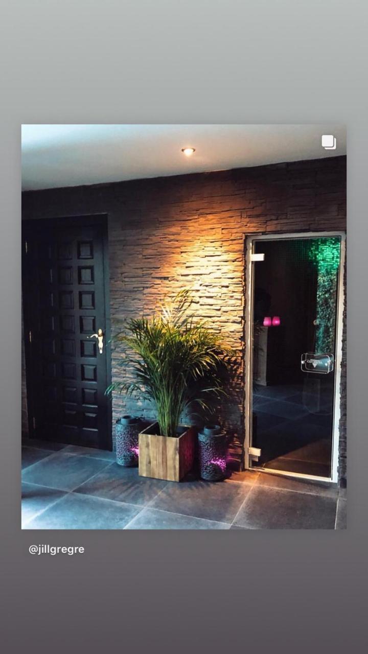 Maison Beau Bed & Breakfast Zonhoven Bagian luar foto